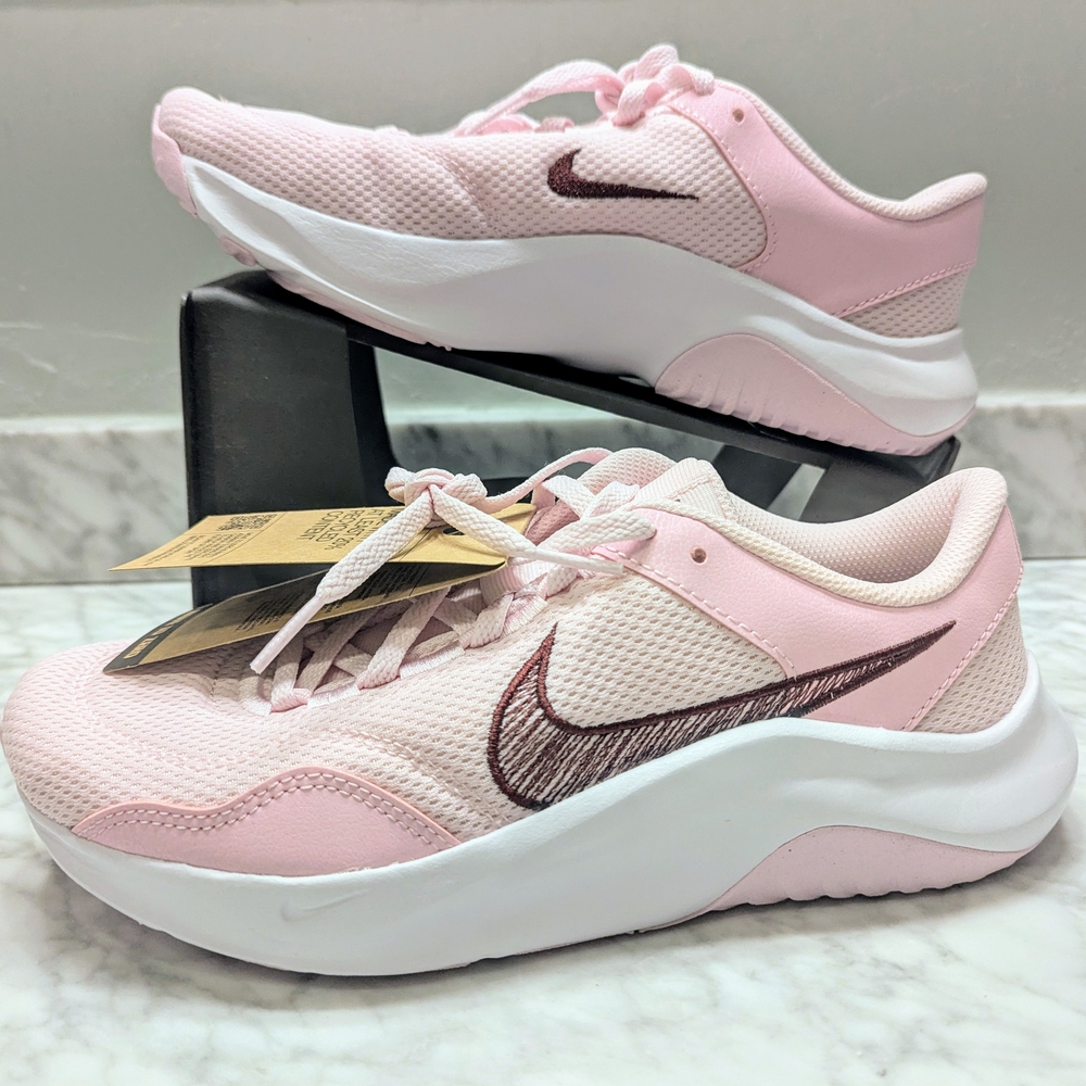 Nike Legend Essential 3 Next Nature (NWOT) 8W